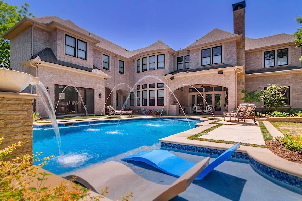 Tulip custom pool project