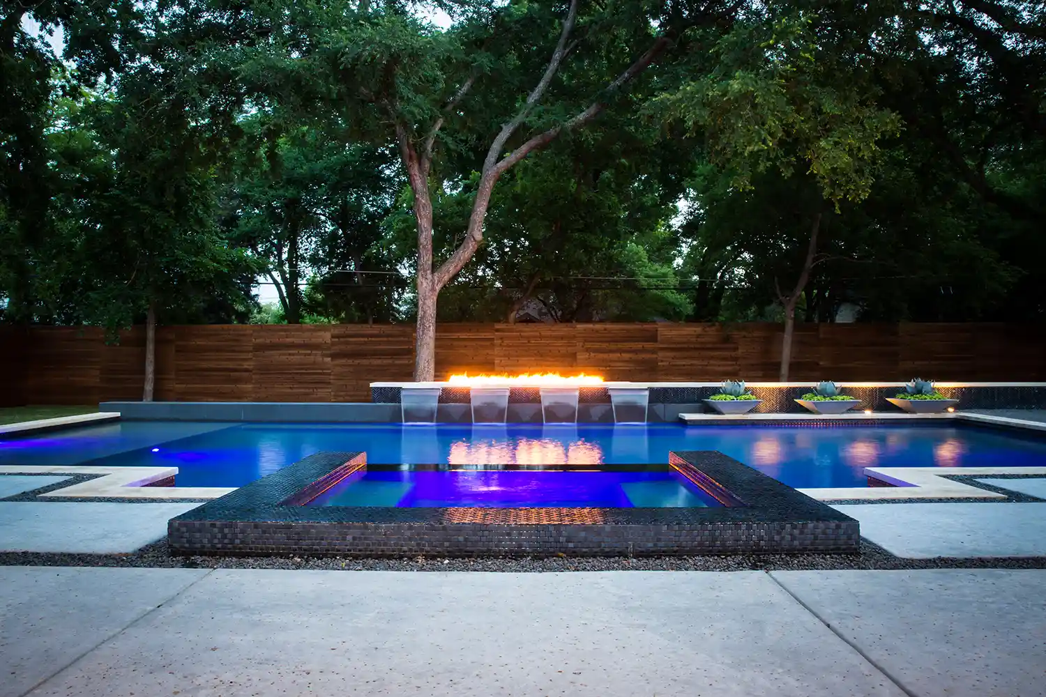 Lively custom pool project